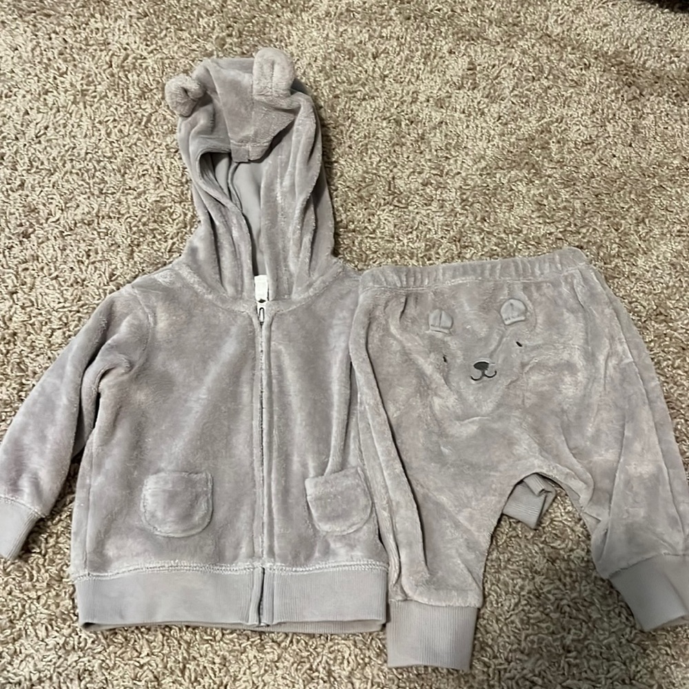 Jacket and pants set. Size 3m. Never worn!